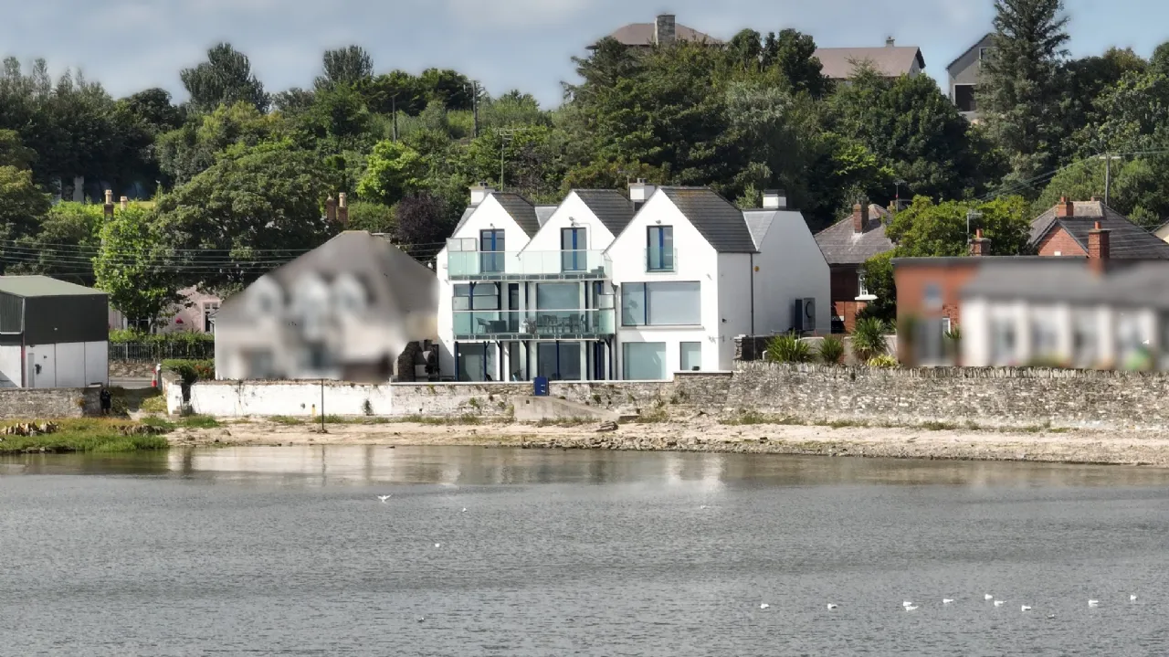 Photo of Sea Beach House, Sandymount, Blackrock, County Louth, A91N274