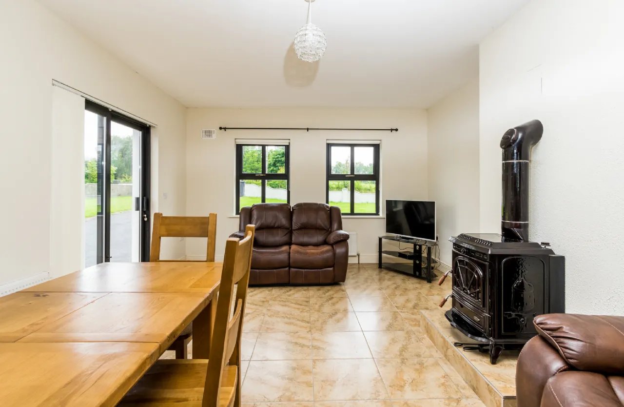 Photo of Killinordanbeg, Scramogue, Co. Roscommon, F42F656