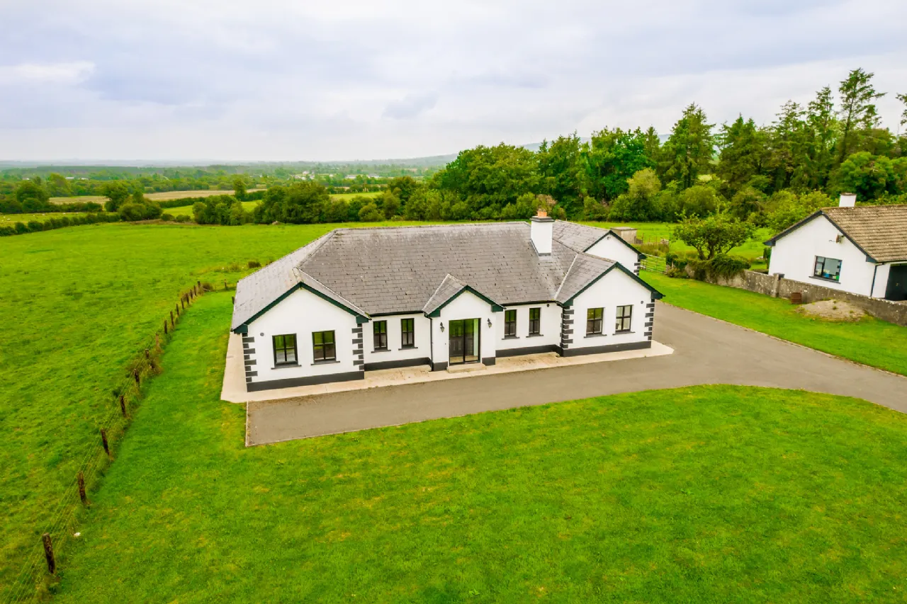 Photo of Killinordanbeg, Scramogue, Co. Roscommon, F42F656