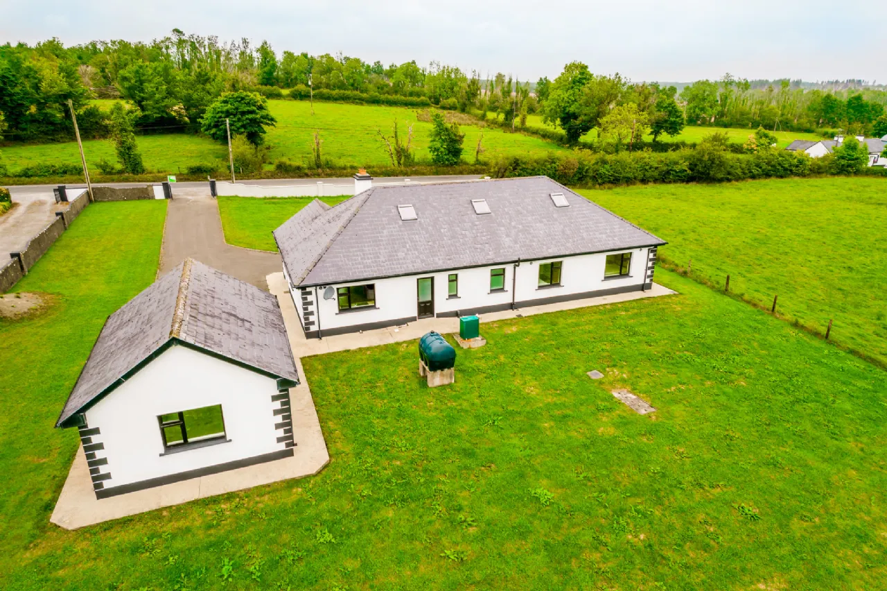 Photo of Killinordanbeg, Scramogue, Co. Roscommon, F42F656