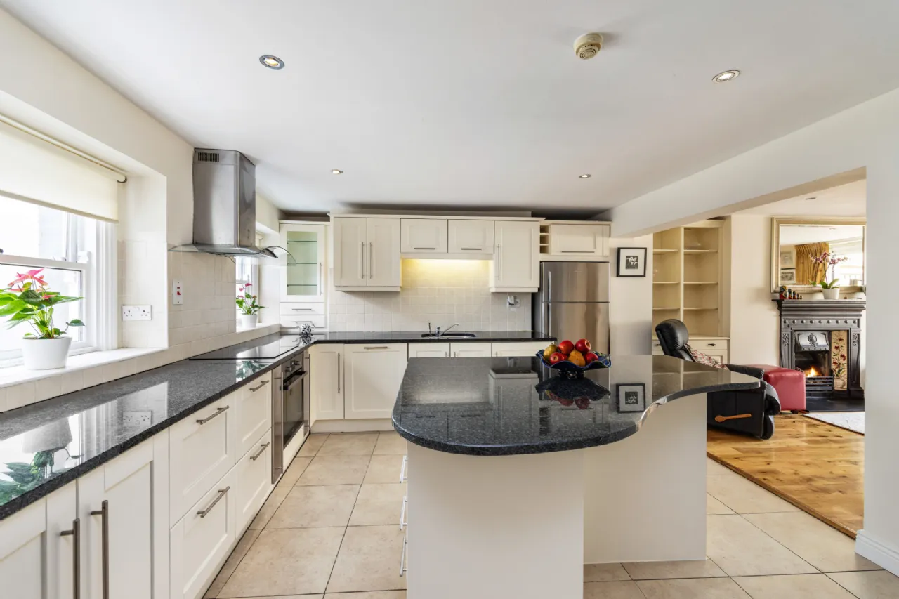 Photo of 11 The Crescent, Clontarf, Dublin 3, D03PP29