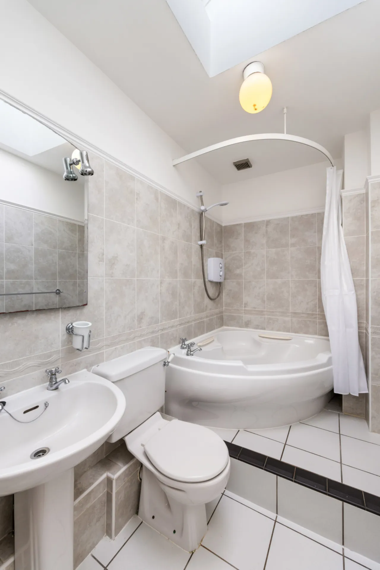 Photo of 11 The Crescent, Clontarf, Dublin 3, D03PP29