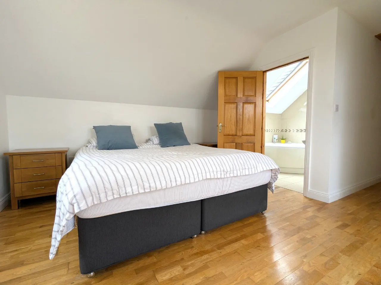 Photo of Dornish, Carrowkeeran, Westport, Co Mayo, F28 VW44