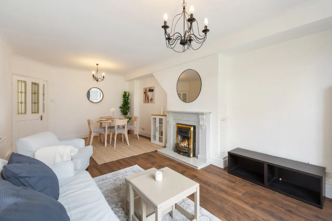 Photo of 17 Ballsbridge Gardens, Ballsbridge, Dublin 4, D04 YH63