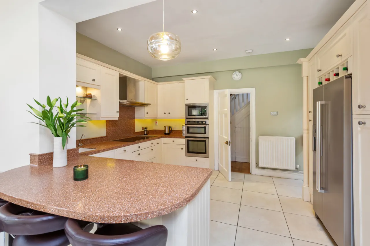 Photo of 4 Anglesea Road, Ballsbridge, Dublin 4, D04 N2A4