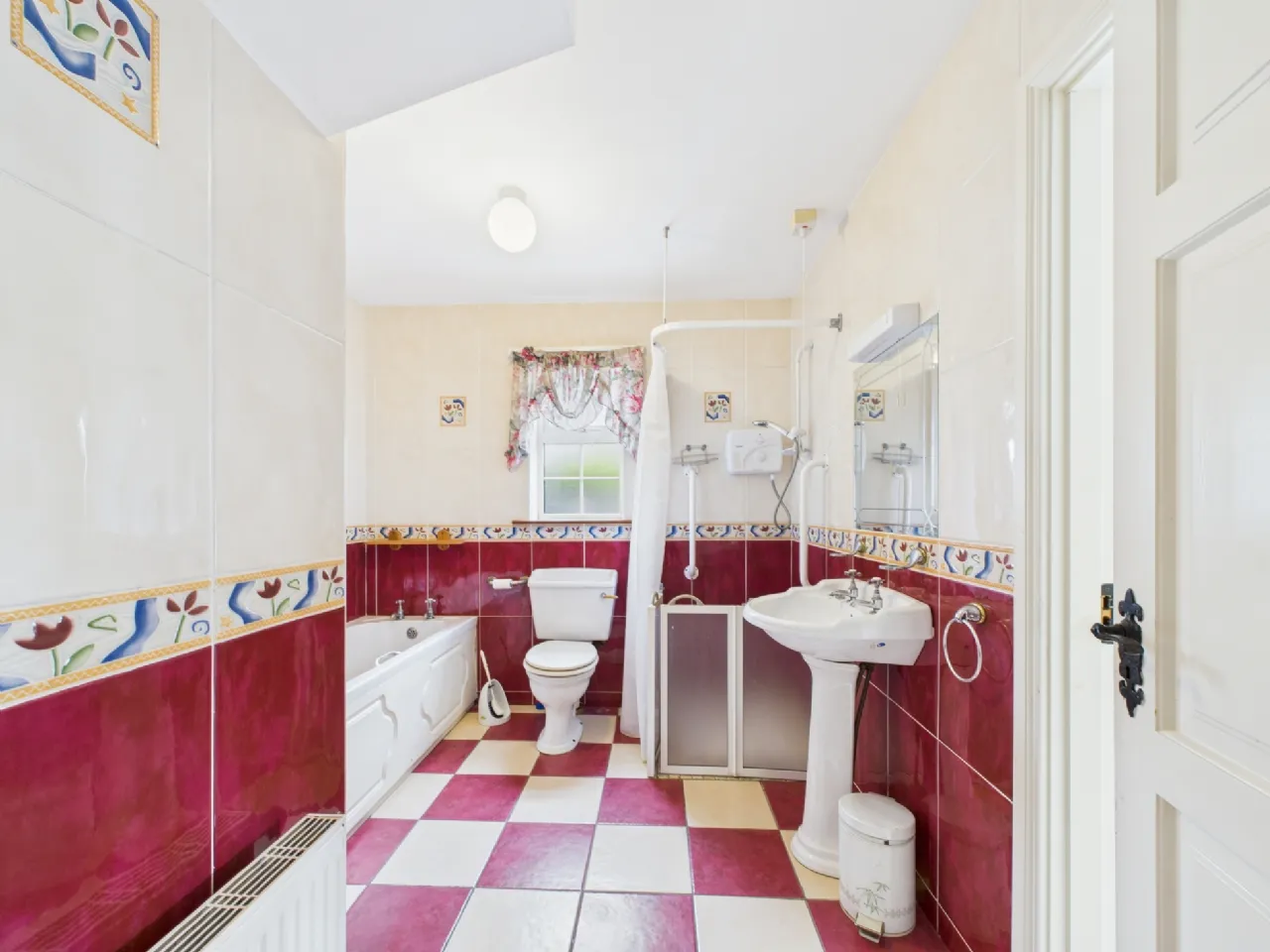 Photo of Coole Lodge, Francis Street, Ennis, Co Clare, V95 DY65