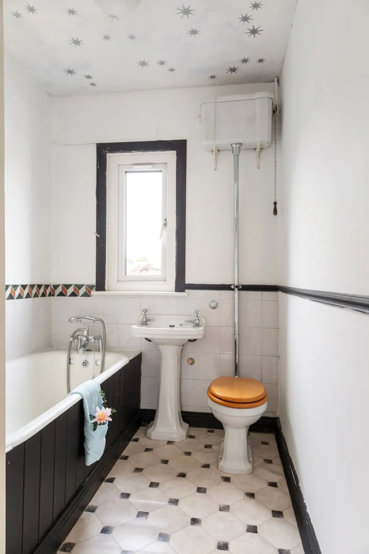 Photo of 25 Templeogue Road, Terenure, Dublin 6W, D6W HD72