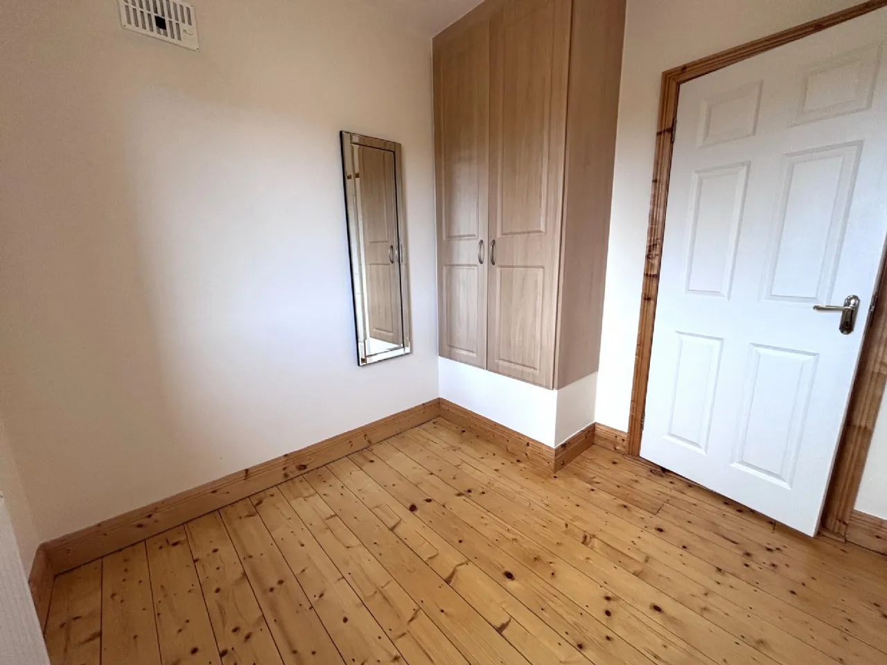 Photo of 32 Black Oak Rise, Barrack Hill, Newport, F28 VN27