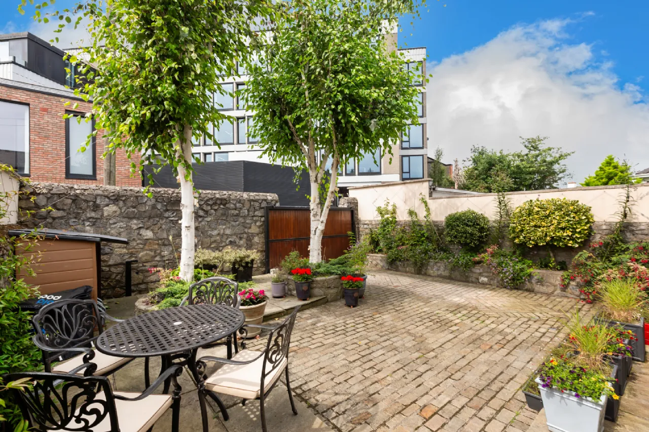 Photo of 6 Eglinton Terrace, Donnybrook, Dublin 4, D04 R9X6