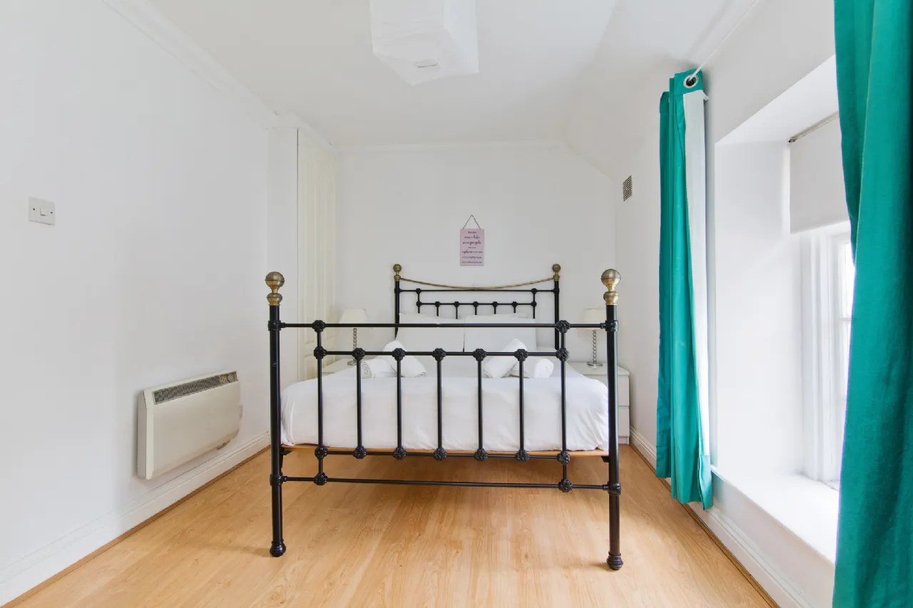 Photo of APT 1, APT 2 & APT 3, 8 High Road, Kilmainham Lane, Kilmainham, Dublin 8, D08 X9KN