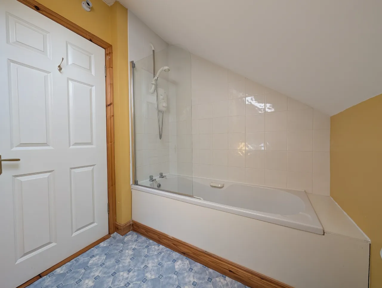 Photo of 2 Chapel Row, Swinford, Co Mayo, F12HR26