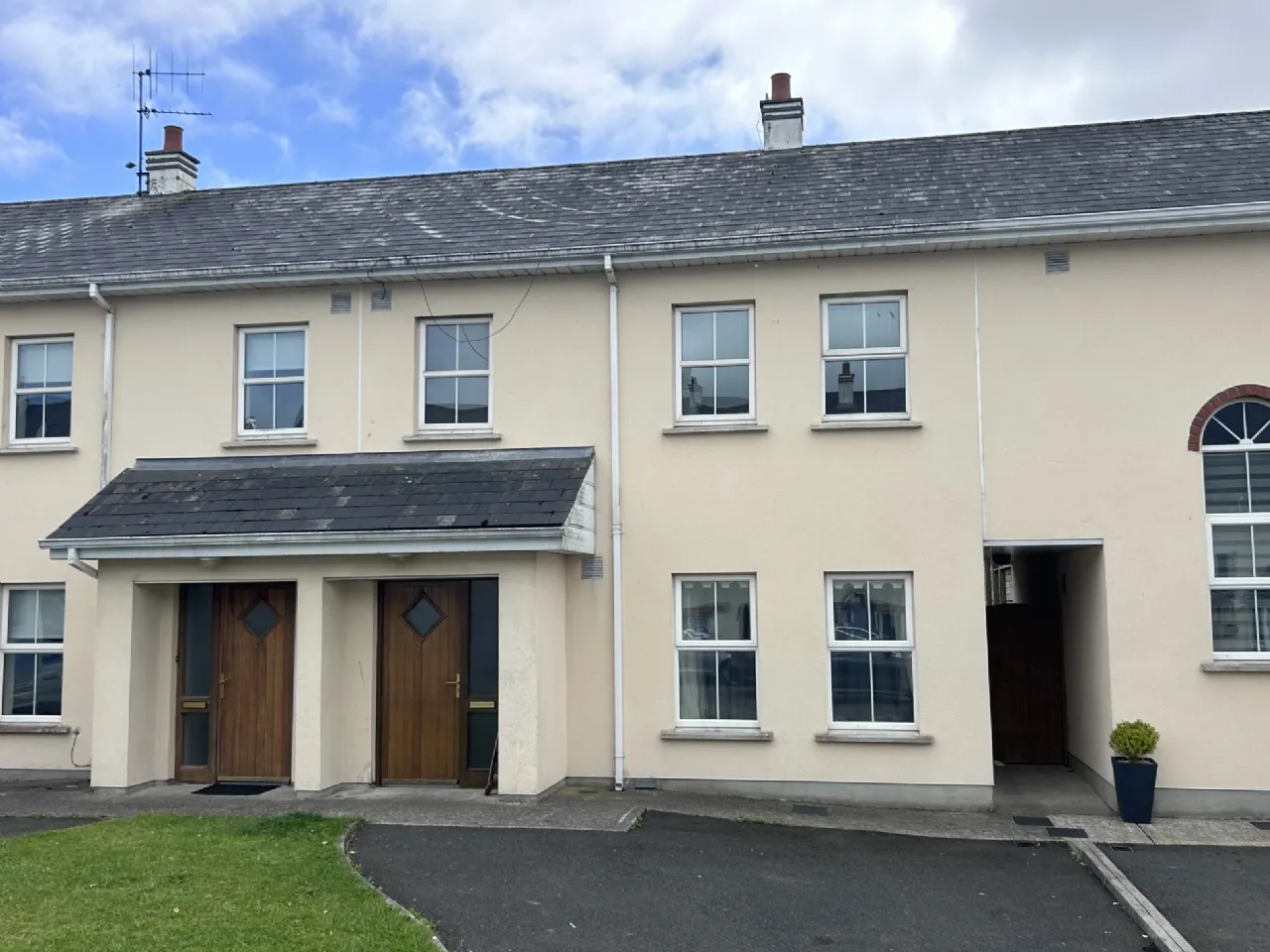 Photo of 54 Caiseal Na Ri, Golden Road, Cashel, Co Tipperary, E25DY75