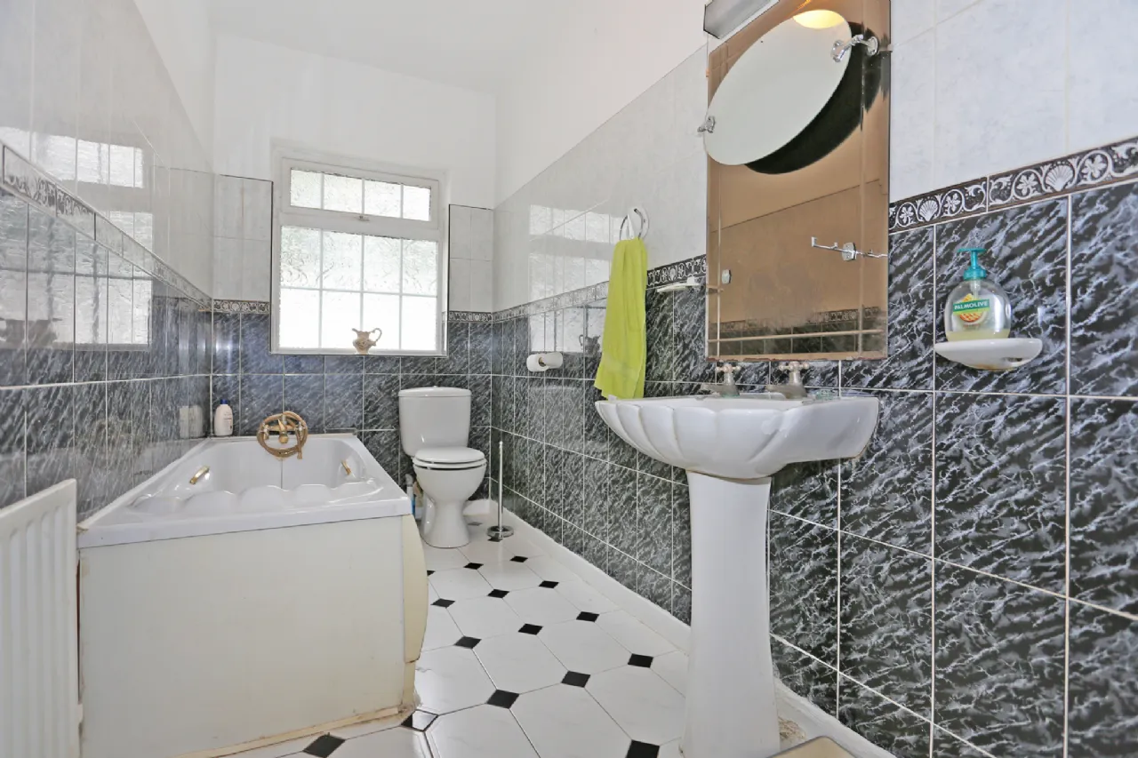 Photo of 61 Tullyvarraga Court, Shannon, Clare, V14 N265