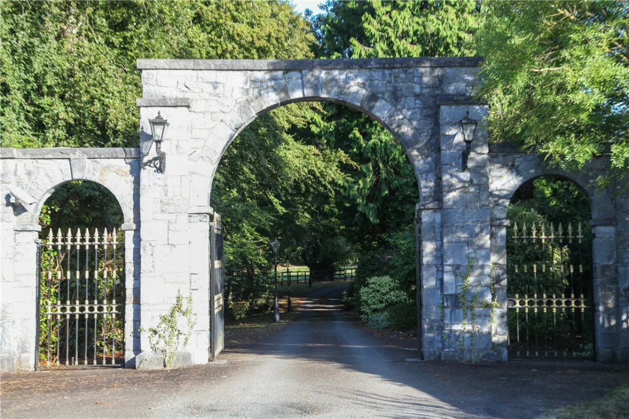 Photo of Kilteelagh House, Dromineer, County Tipperary, 76KM