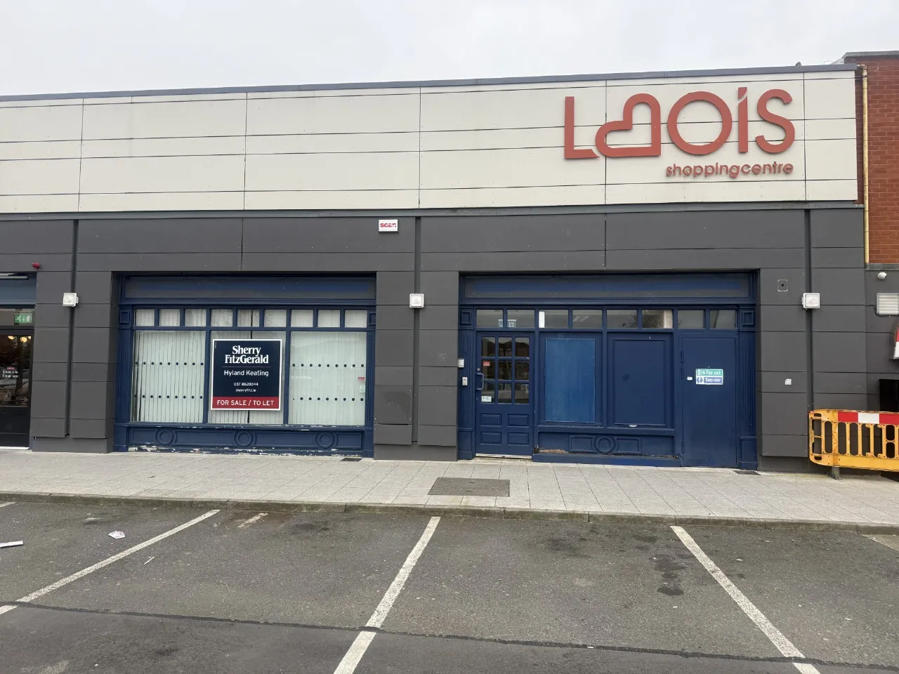 Photo of Ulster Bank, James Fintan Lawlor Avenue,, Portlaoise,, Co.Laois, R32 FX25