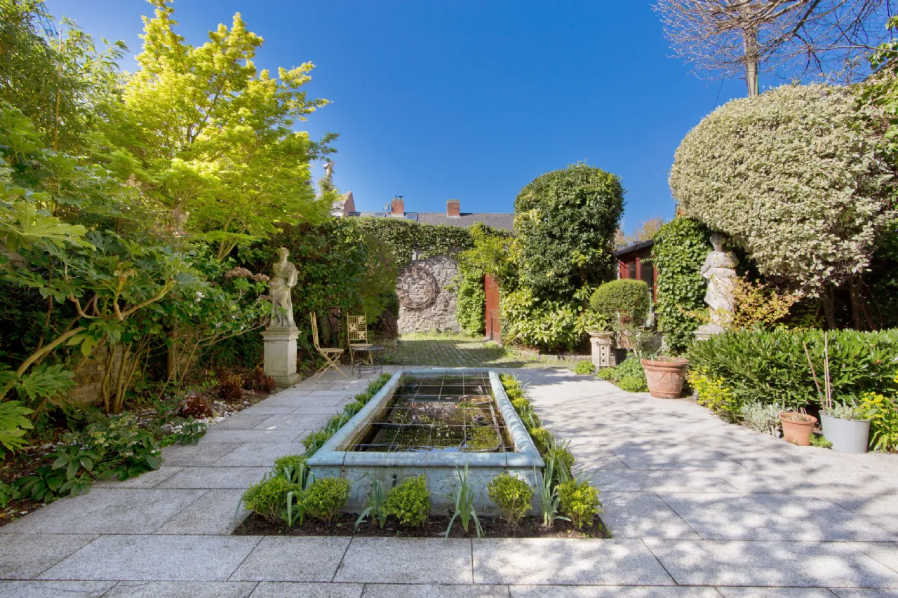 Photo of 2 Harcourt Terrace, Dublin 2, D02 E722