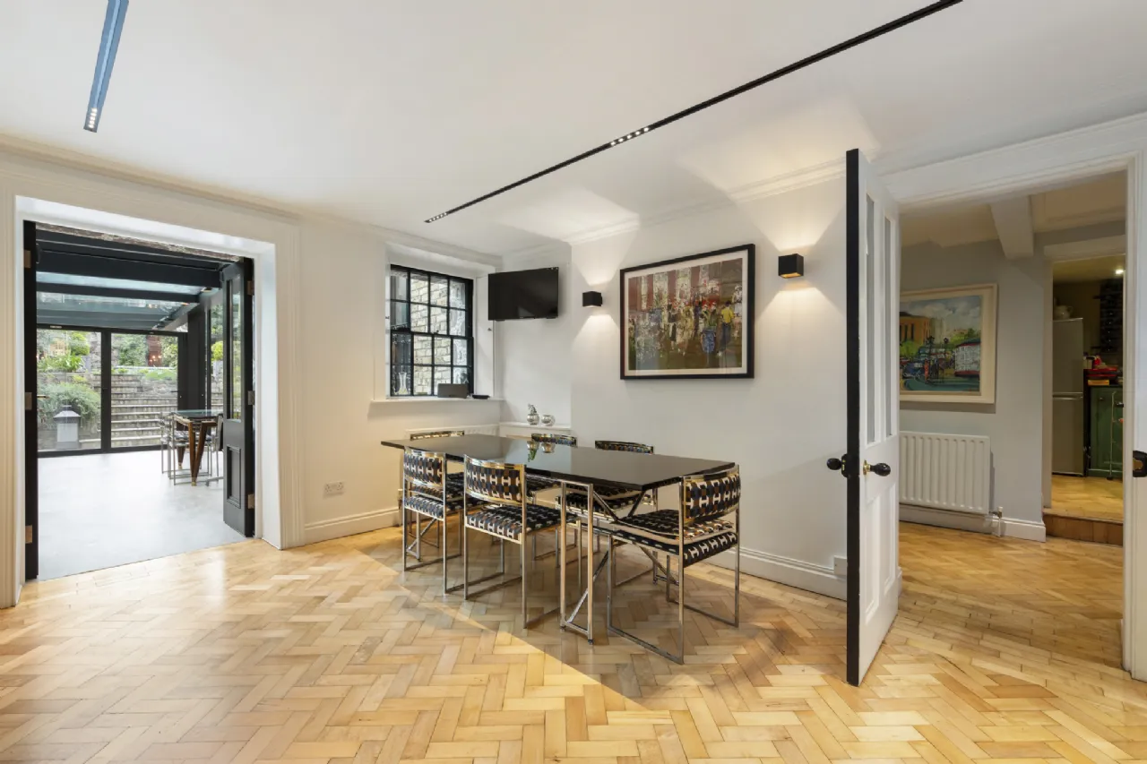 Photo of 2 Harcourt Terrace, Dublin 2, D02 E722