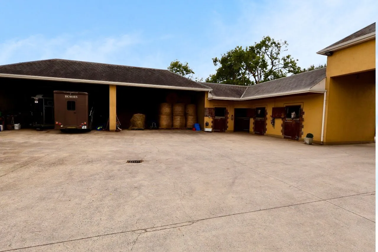 Photo of Creaghduff Stables, Coosan, Athlone, Co Westmeath, N37 K3E3