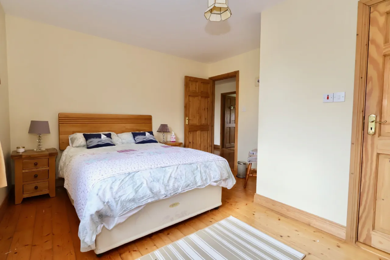 Photo of The Pigeons, Athlone, Co. Westmeath, N37 A627