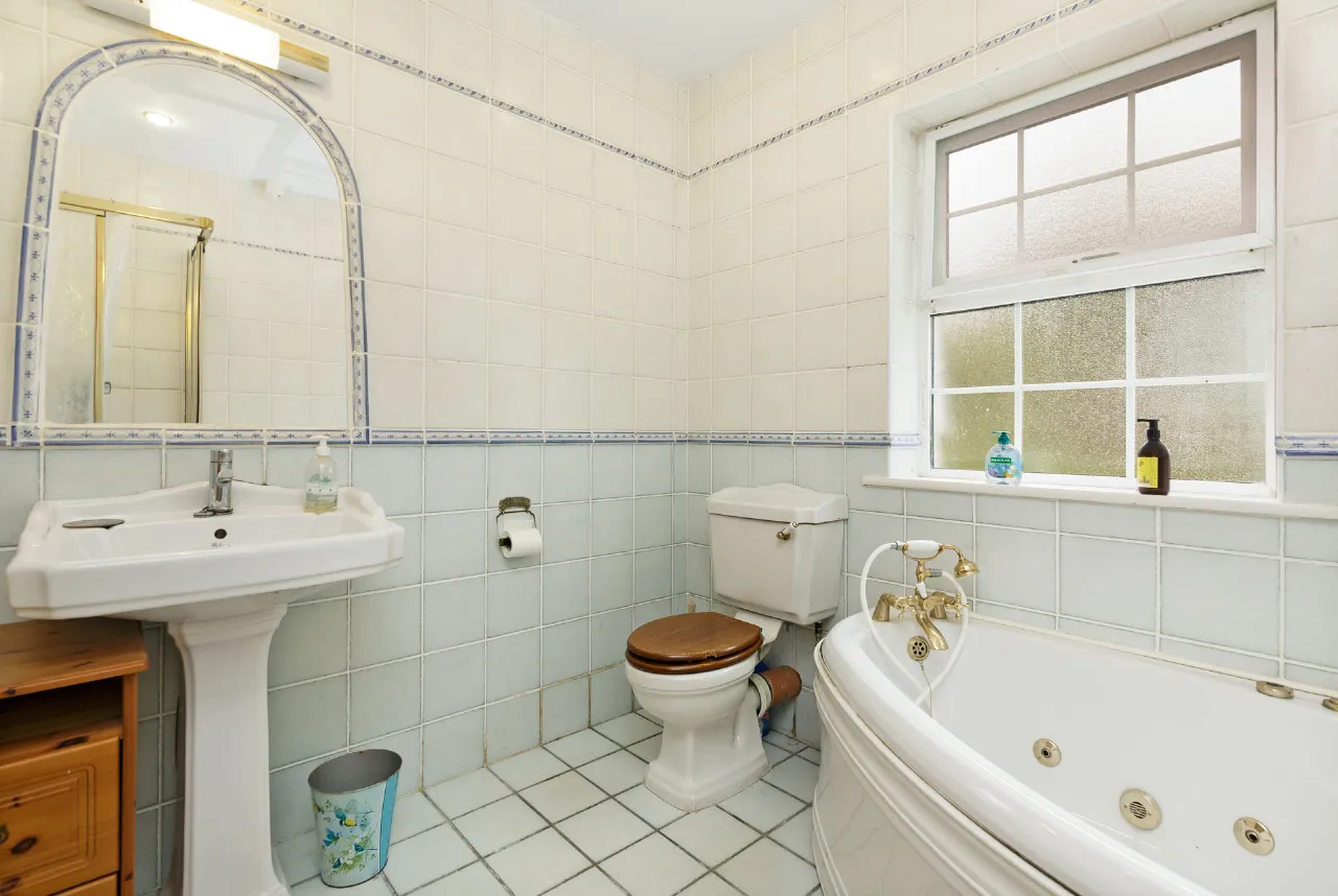 Photo of Ballinaraw House, Ballynaraw South, Bunnanaddan, Co. Sligo, F56FK00