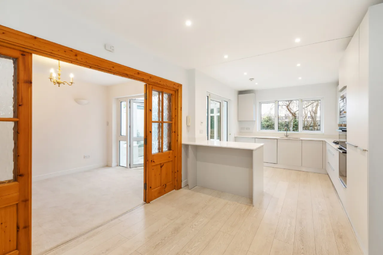 Photo of Anglesea, 40 Simmonscourt Castle, Ballsbridge, Dublin 4, D04 N2R5