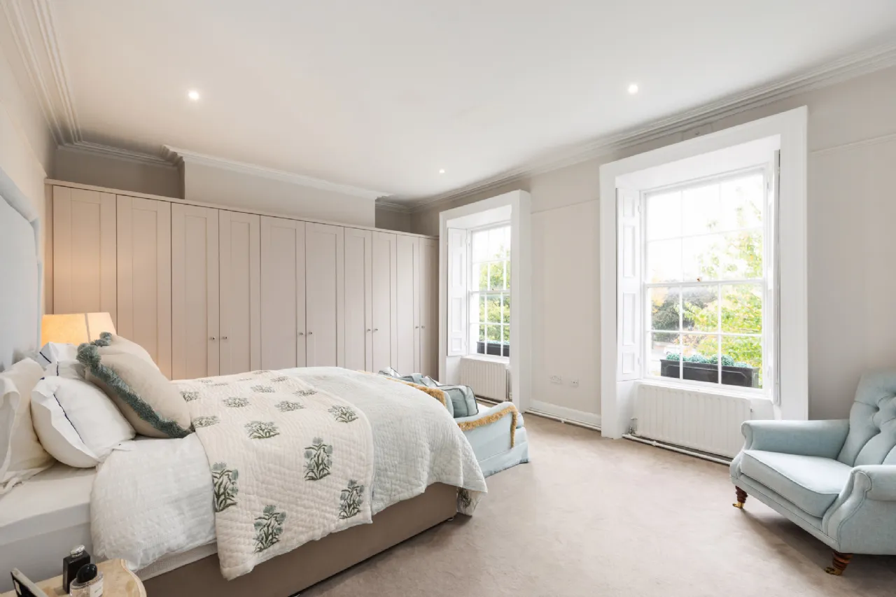 Photo of 3 Wellington Place, Ballsbridge, Dublin 4, D04 E7Y8