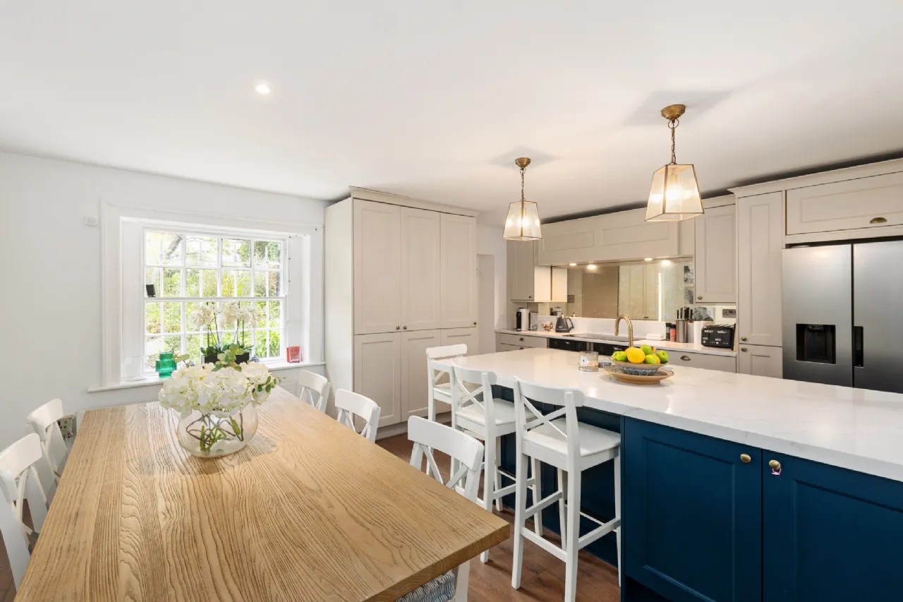 Photo of 3 Wellington Place, Ballsbridge, Dublin 4, D04 E7Y8