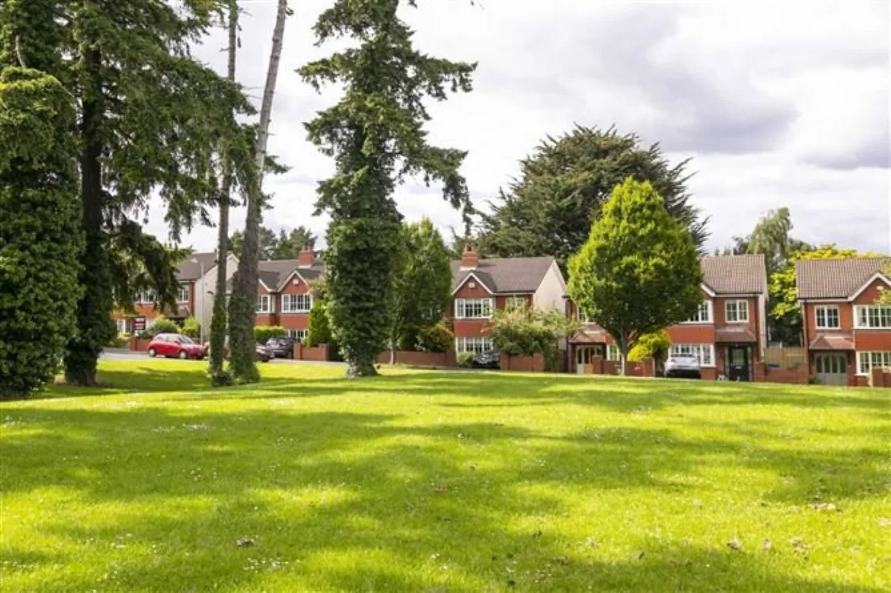 Photo of 40 Springvale, Edmondstown Road, Rathfarnham, Dublin 16, D16 P9Y8