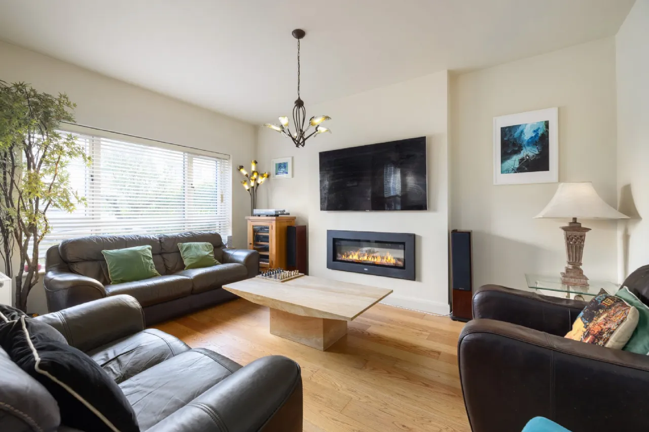 Photo of 40 Woodbank, Shankill, Dublin 18, D18 HO26
