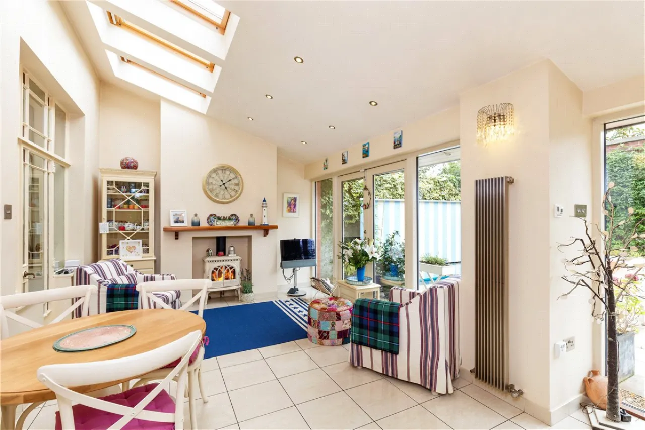 Photo of 74 Howth Road, Clontarf, Dublin 3, D03 AH98