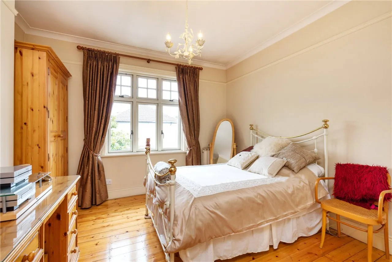 Photo of 74 Howth Road, Clontarf, Dublin 3, D03 AH98