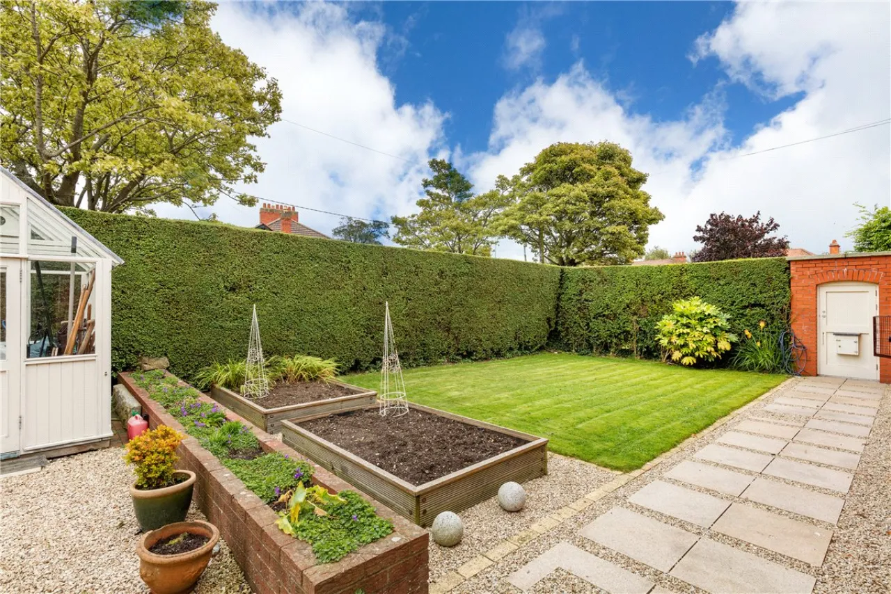 Photo of 74 Howth Road, Clontarf, Dublin 3, D03 AH98