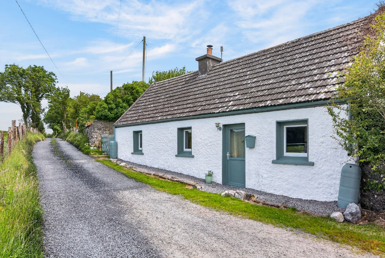 Photo of Cairn View Cottage, Knocknarea, Strandhill, Co. Sligo, F91YK53