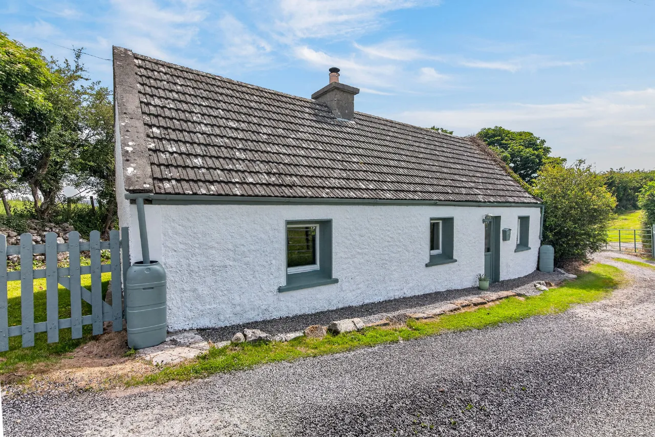 Photo of Cairn View Cottage, Knocknarea, Strandhill, Co. Sligo, F91YK53