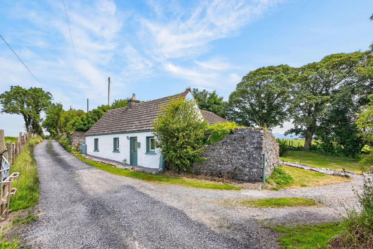 Photo of Cairn View Cottage, Knocknarea, Strandhill, Co. Sligo, F91YK53