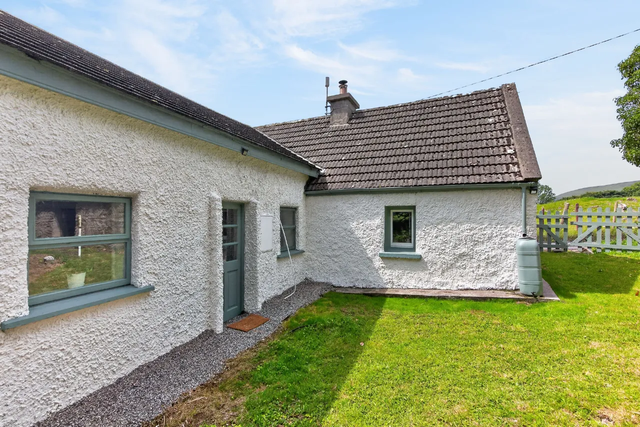 Photo of Cairn View Cottage, Knocknarea, Strandhill, Co. Sligo, F91YK53