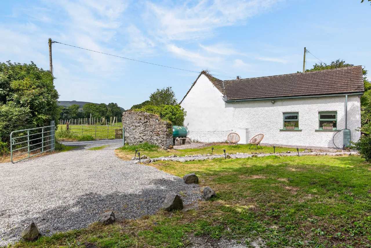 Photo of Cairn View Cottage, Knocknarea, Strandhill, Co. Sligo, F91YK53
