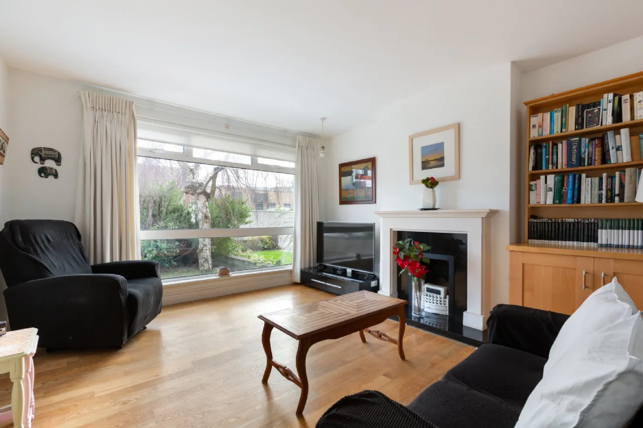 Photo of 94 Ballinteer Drive, Ballinteer, Dublin 16, D16 EY96