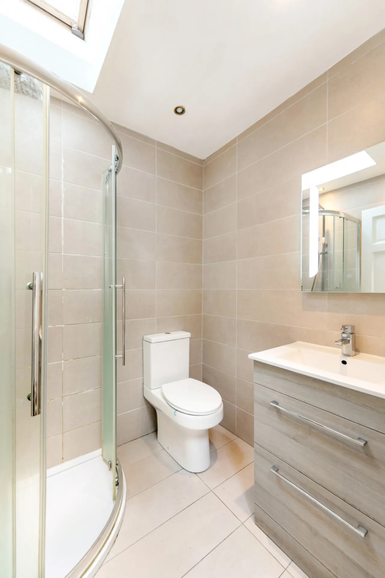 Photo of 27 Bloomfield Avenue, Dublin 8, D08 K3K6