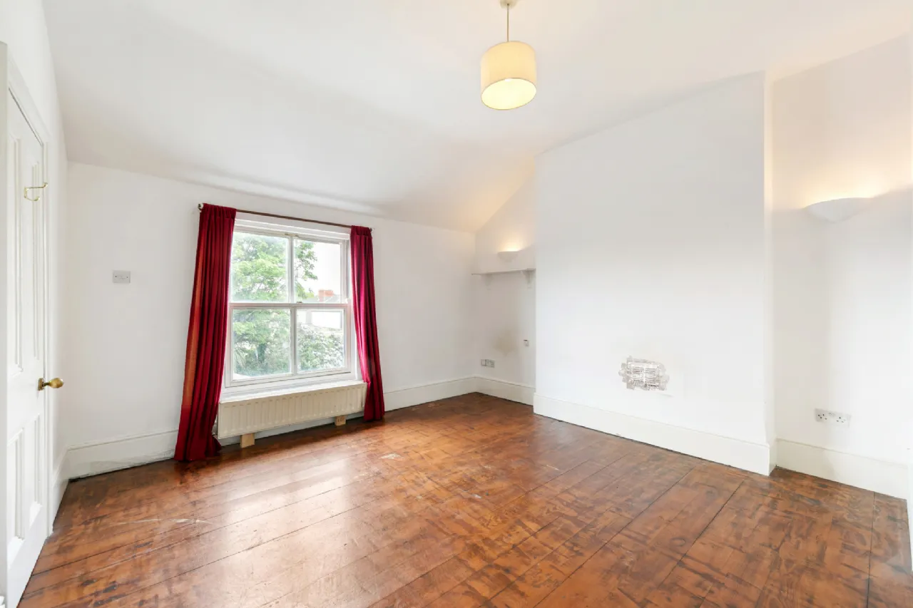 Photo of 27 Bloomfield Avenue, Dublin 8, D08 K3K6