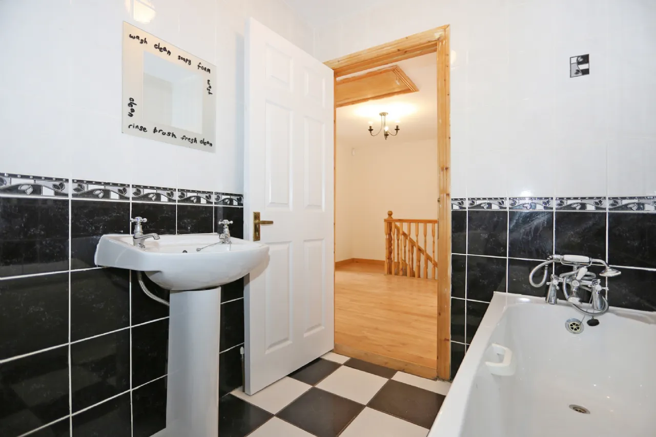 Photo of 23 Ashview Drive, Sixmilebridge, Co. Clare, V95 HX34