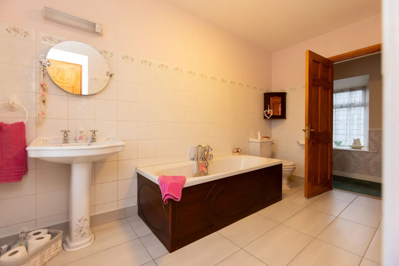 Photo of Farrelly's Bar, The Square, Castlepollard, Co. Westmeath, N91 KV96