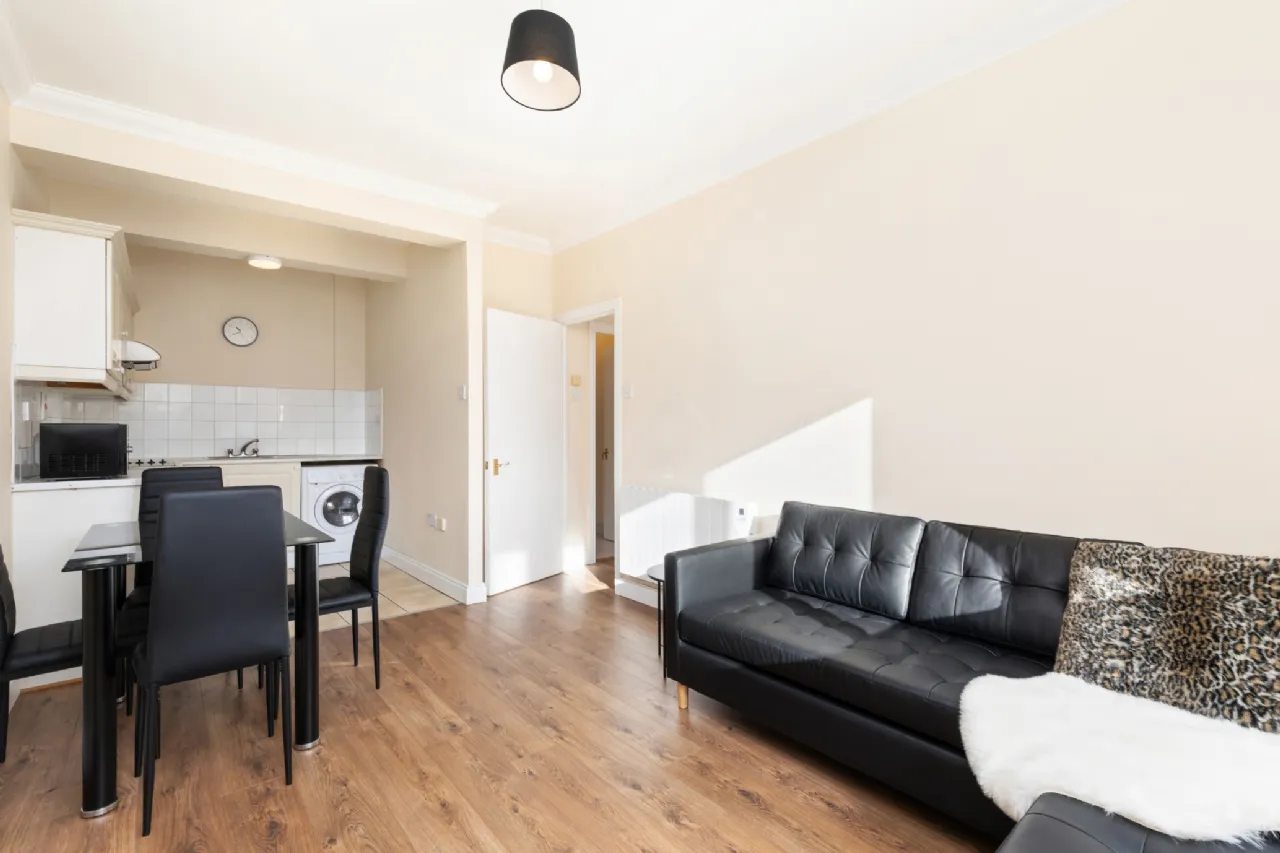 Photo of 41 The Waterside, Charlotte Quay, Dublin 4, D04 KF88