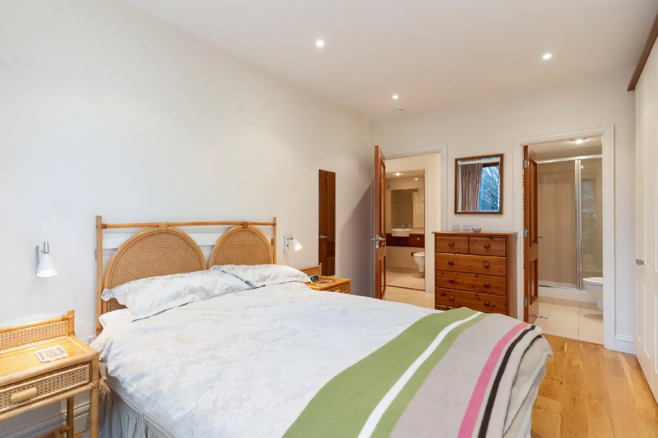 Photo of 74 Bloomfield Park, Bloomfield Avenue, Donnybrook, Dublin 4, D04 K6F4