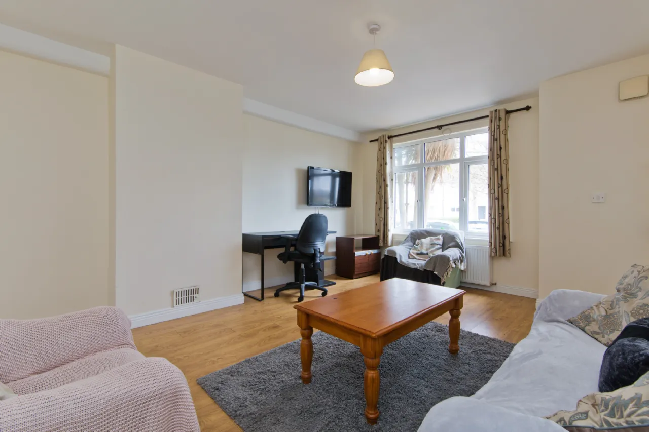 Photo of 11 Ennis Grove, Londonbridge Road, Sandymount, Dublin 4, D04 VH39