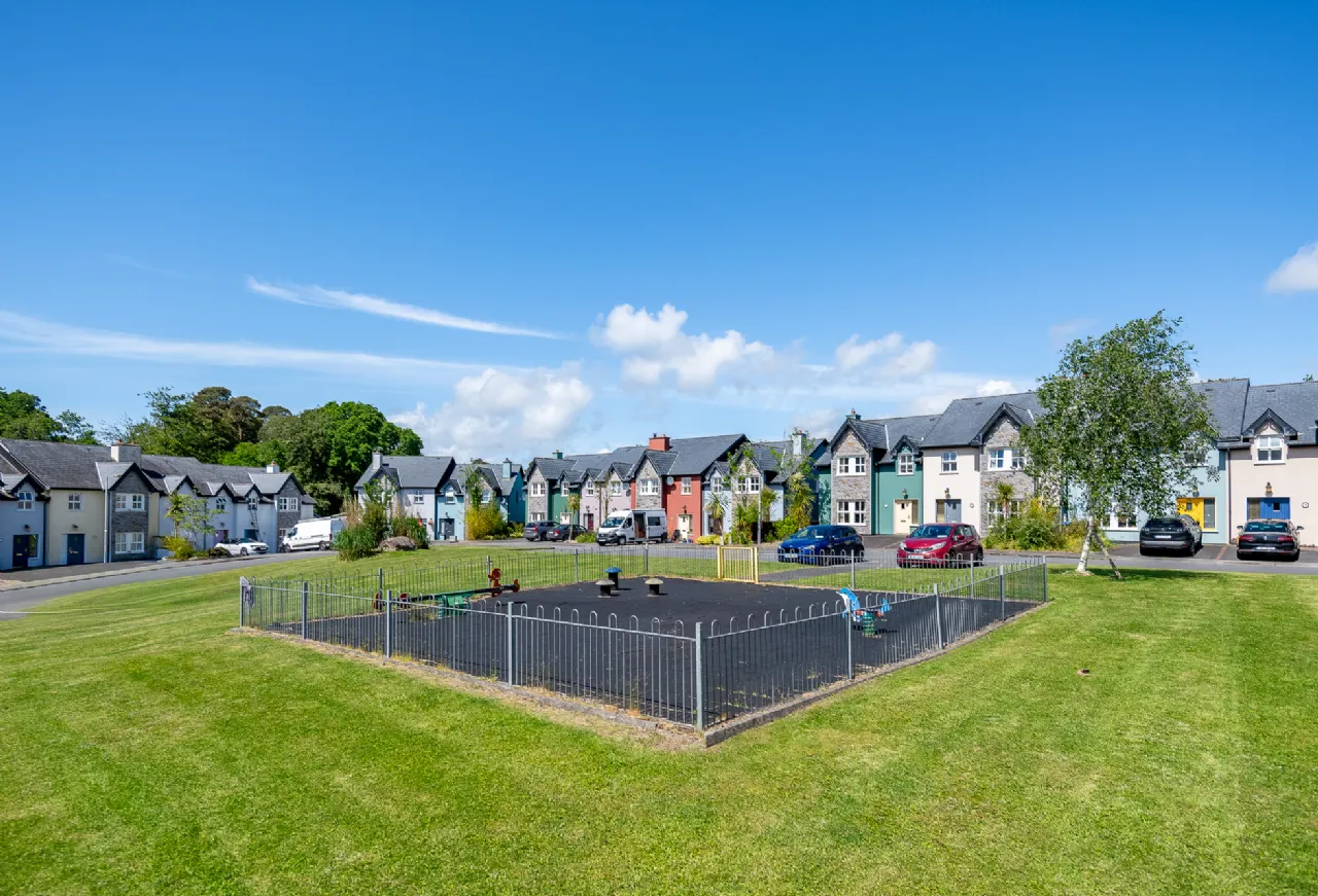 Photo of 15 Párc Roughty, Glanerought, Dromneavane, Kenmare, County Kerry, V93D250
