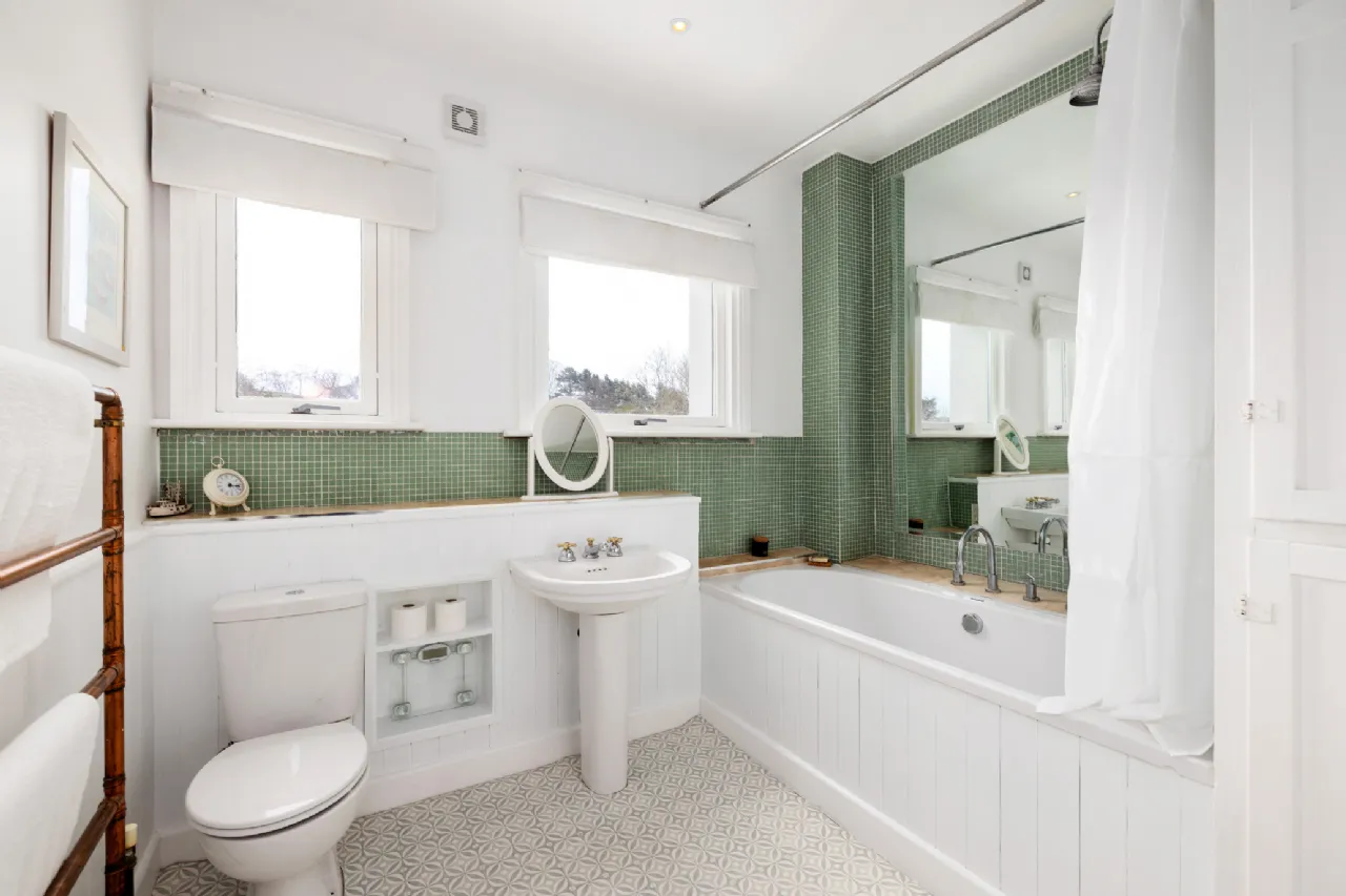 Photo of 25 Mounttown Road Lower, Dun Laoghaire, Co Dublin, A96E6T4