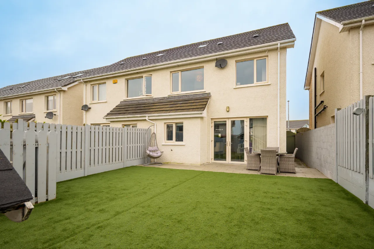Photo of 3 Seaview Square, Cnoc na Mara, Blackrock, Co. Louth, A91 H63K