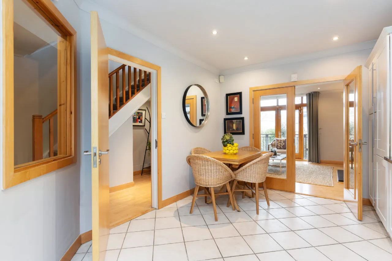 Photo of 6 Dunbur, Brookvale Road, Donnybrook, Dublin 4, D04 W2XO