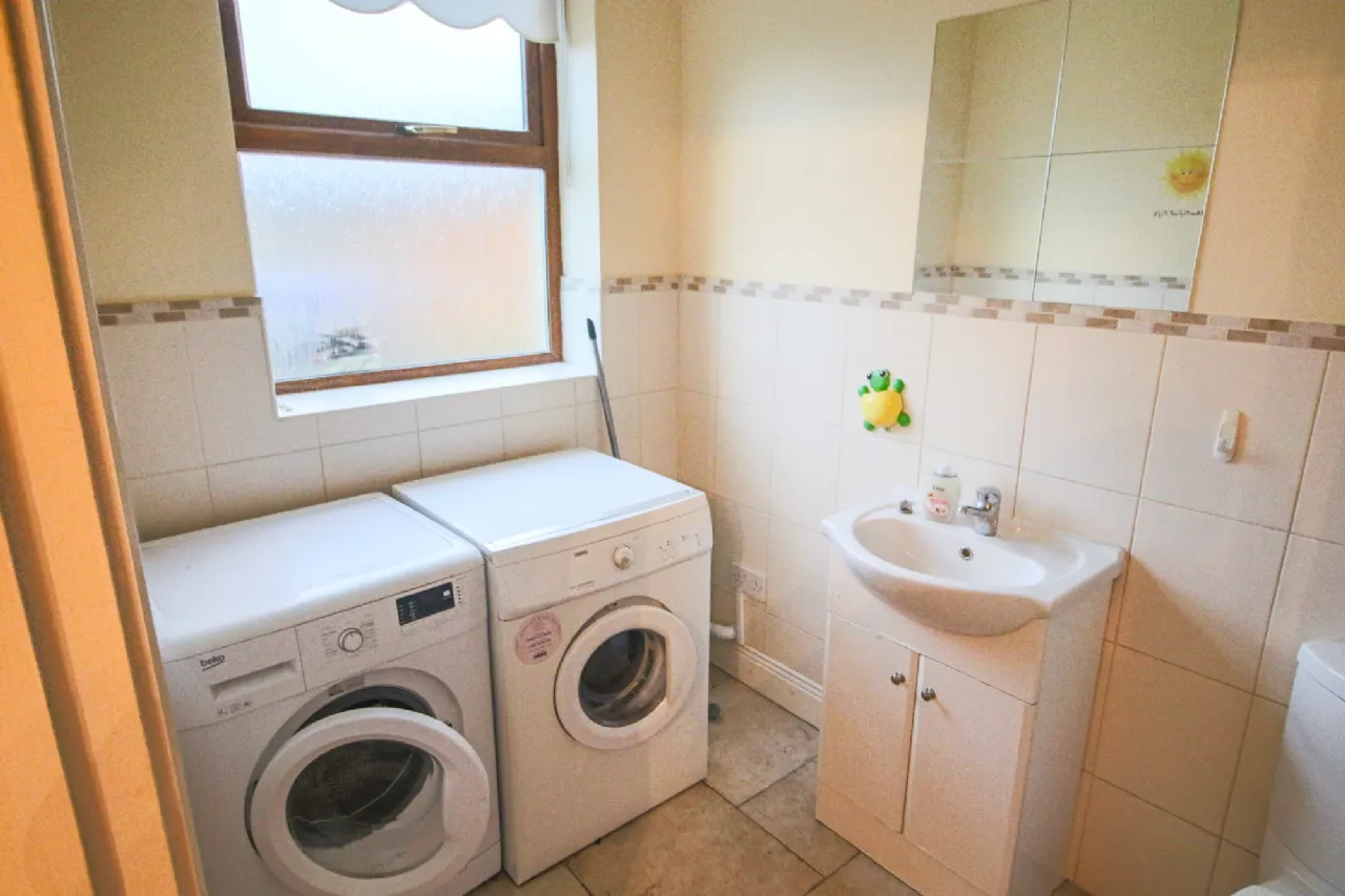 Photo of Clenahoo House, Leitrim Road, Carrick-On-Shannon,, Co. Leitrim, N41 FN24